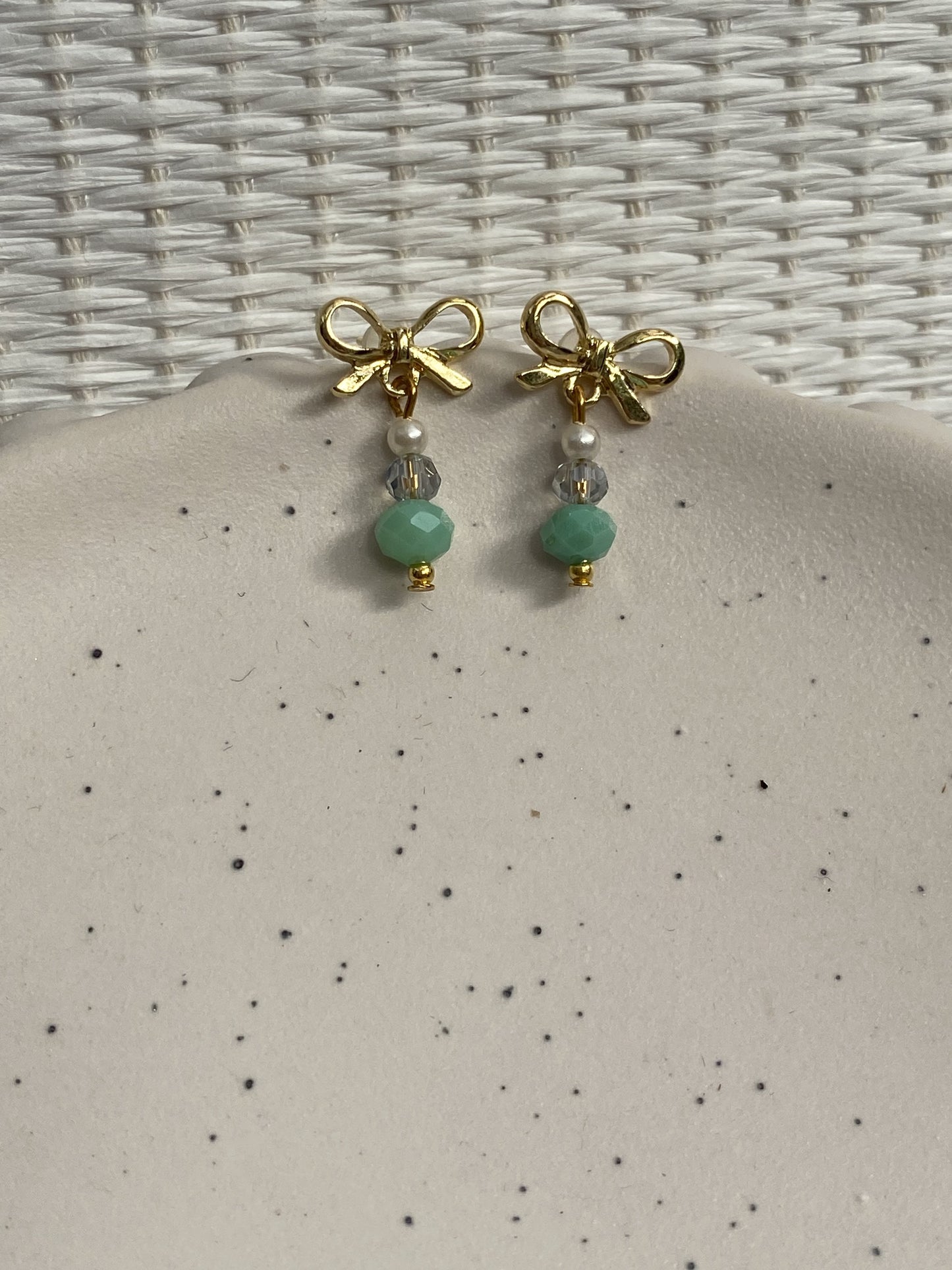 Green/Pearl Bow Earring