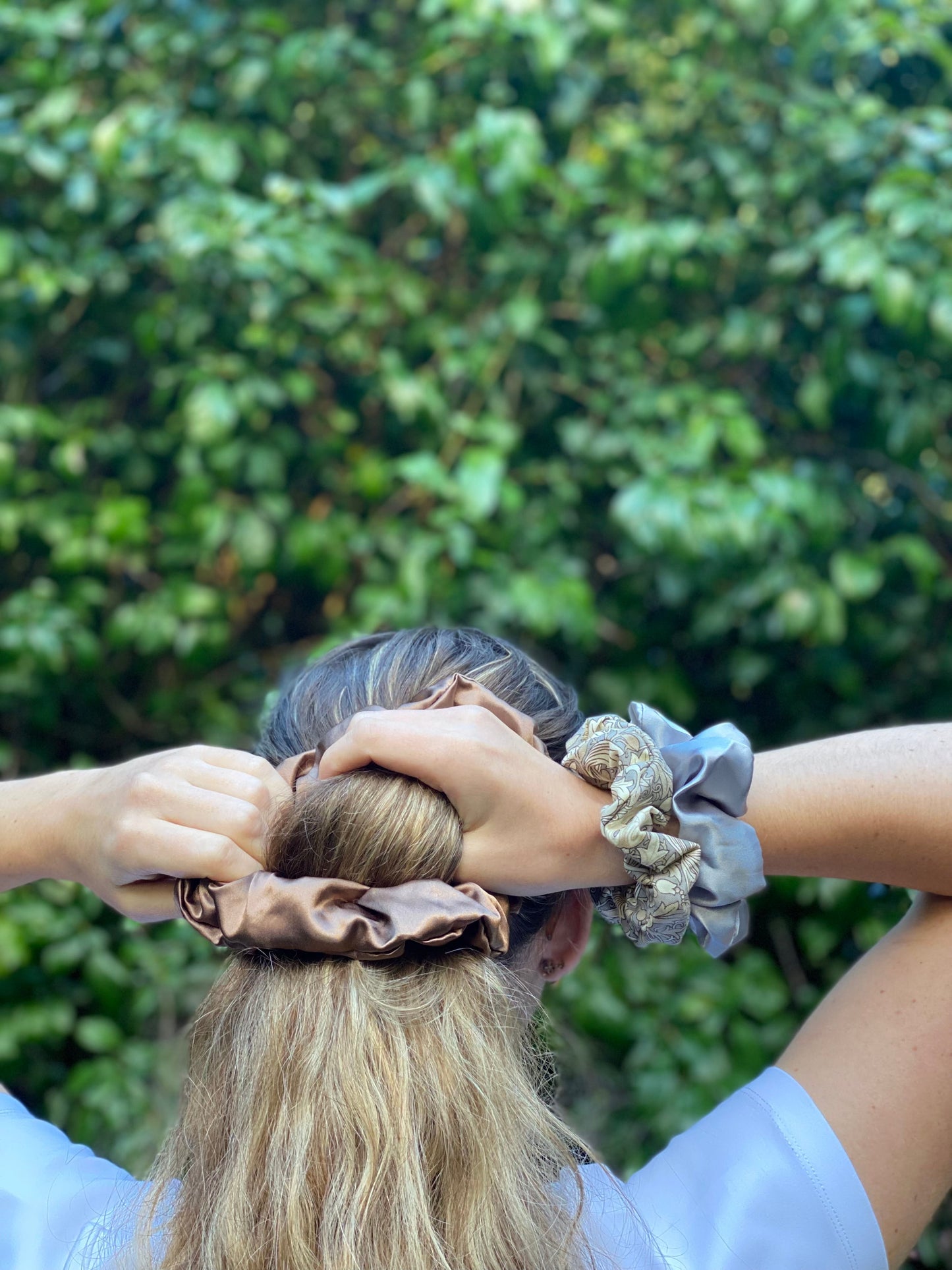 Silver/Chocolate Scrunchie Pack
