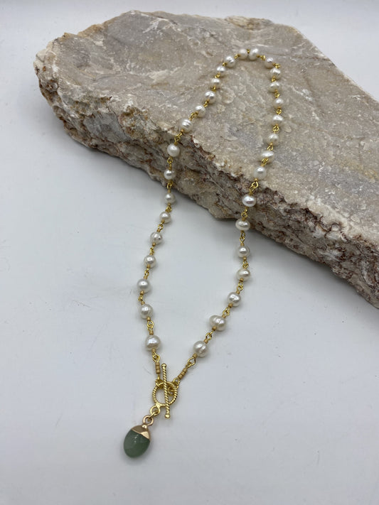 Green/Pearl Necklace
