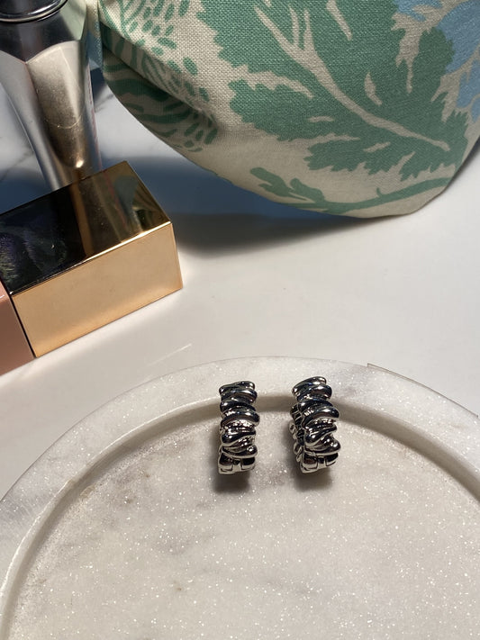 Huggie Earring - 2 colours