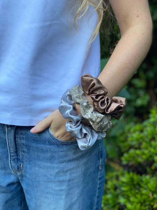 Silver/Chocolate Scrunchie Pack