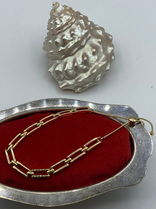 Gold linked Bracelet