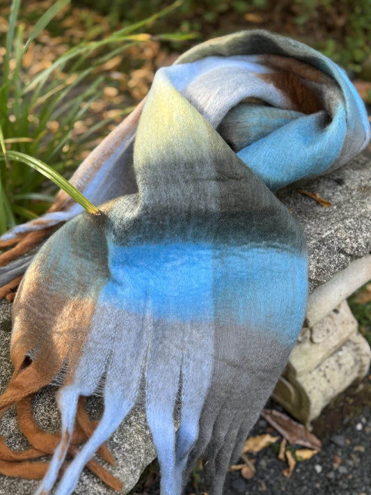 Oliva - Fluffy wool Scarf