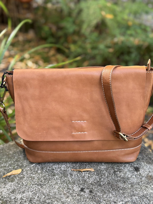 Lili Leather Saddle Bag