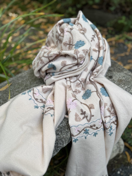 Peta 100% Woolen Wrap