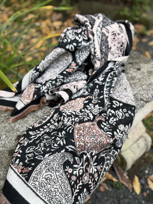 Julietta - Black Wrap