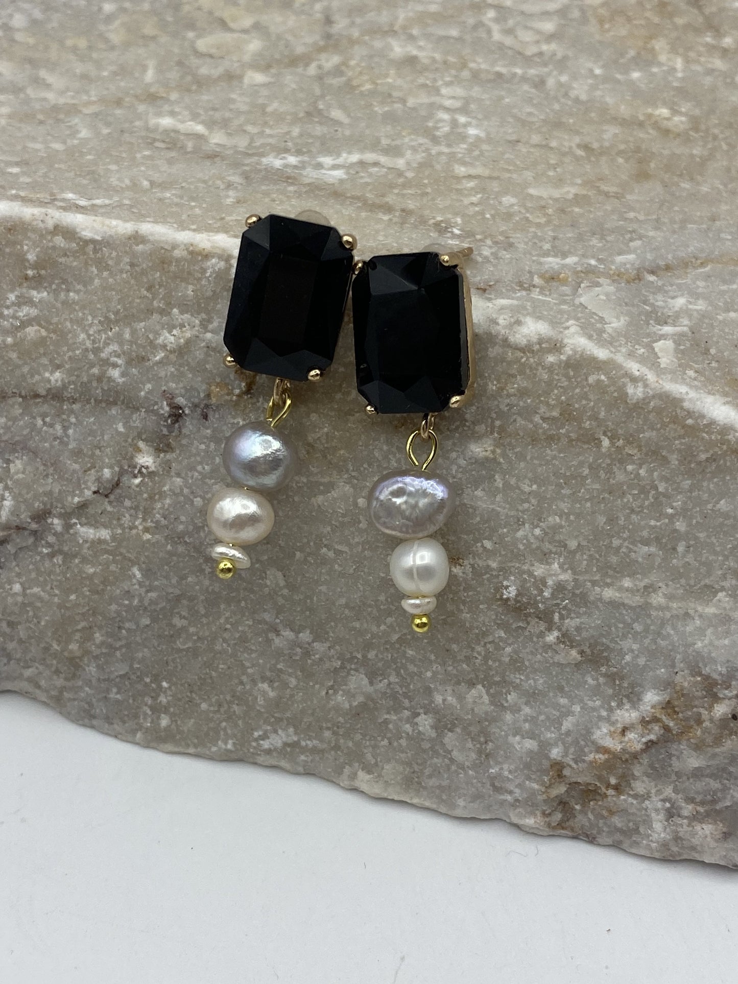 Black/Pearl Earrings