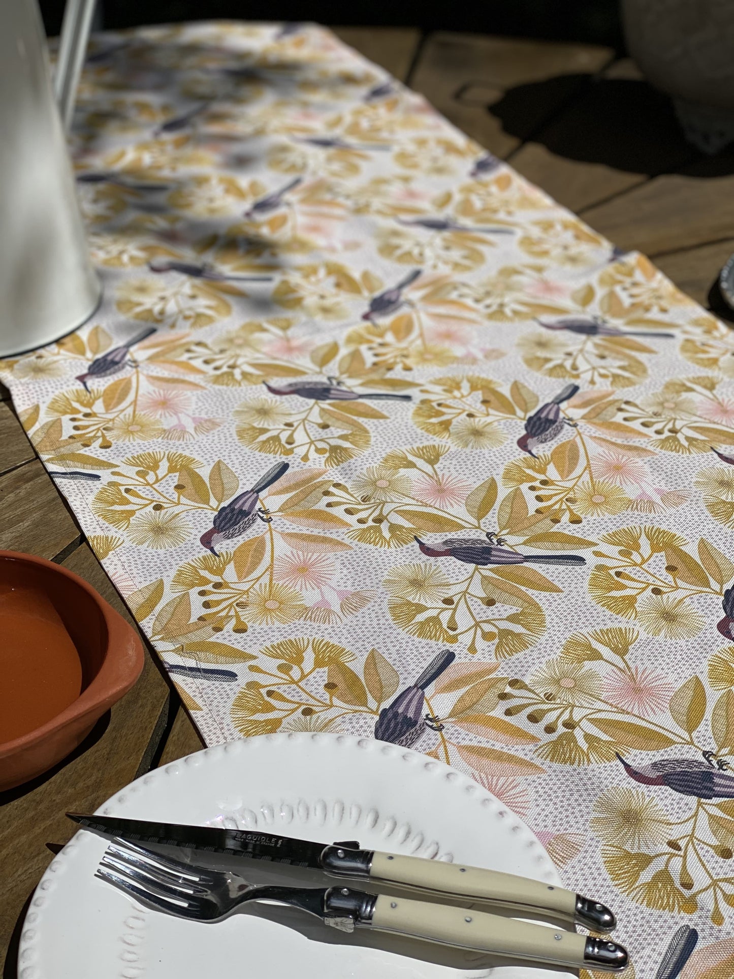 Honeyeater Table Runner/Napkins