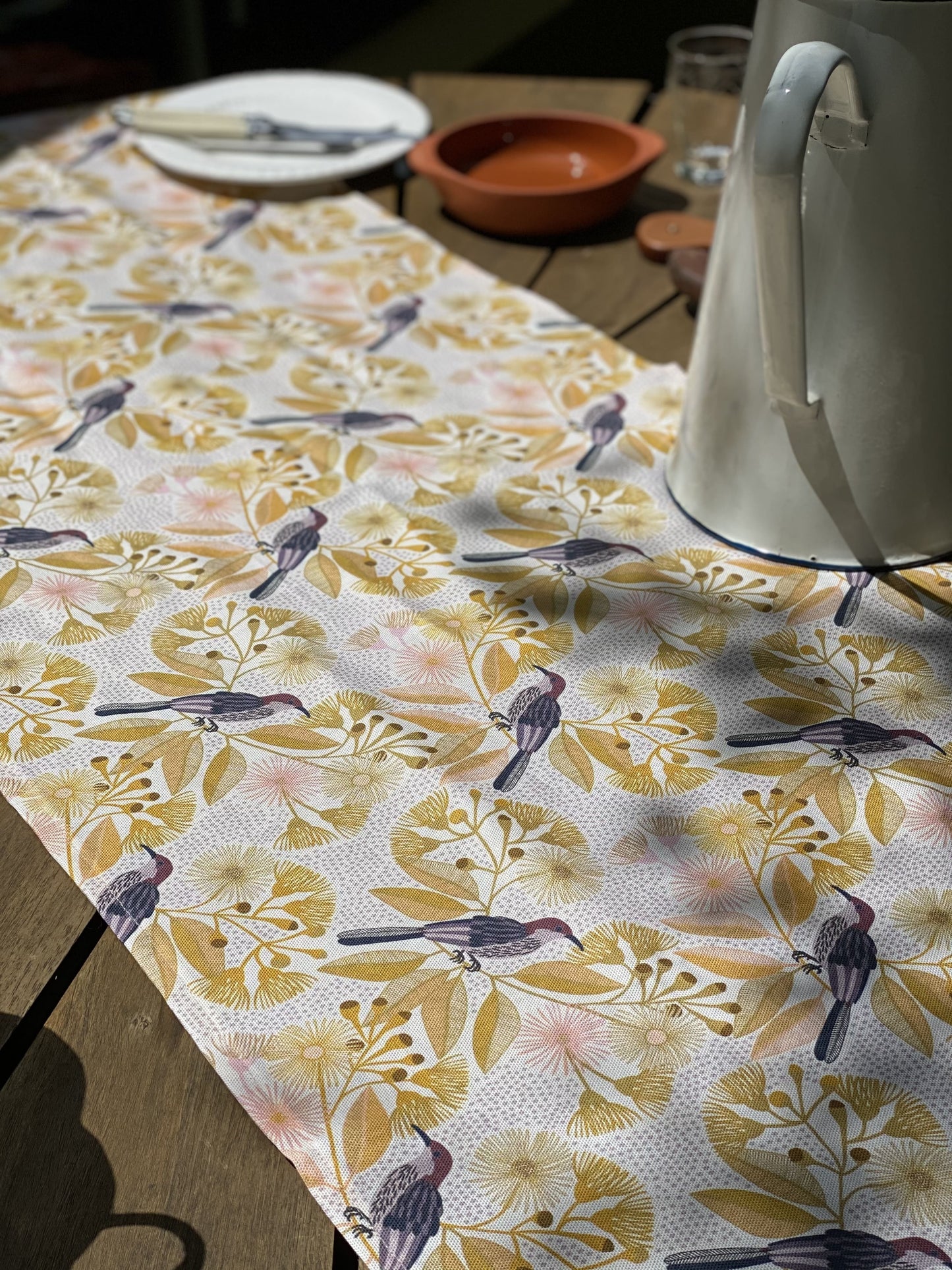 Honeyeater Table Runner/Napkins